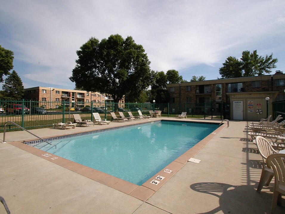 Winchester Apts swimming pool