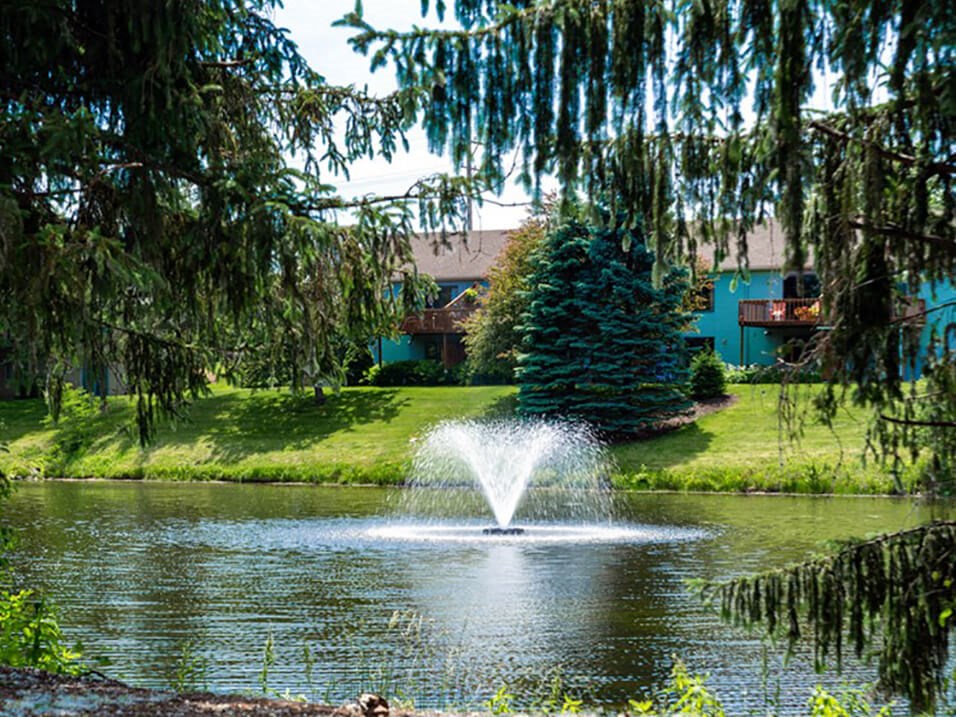 Old Farm Shores apartments in Grand Rapids, MI