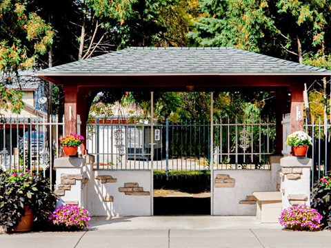 Stone Grove Apartments in Burnsville, MN