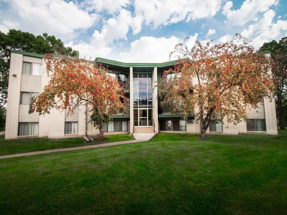Eden park apartments in Brooklyn Park MN