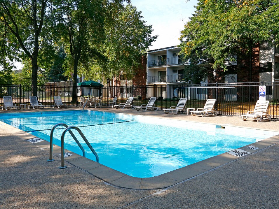 Olympik Village Apartments swimming pool