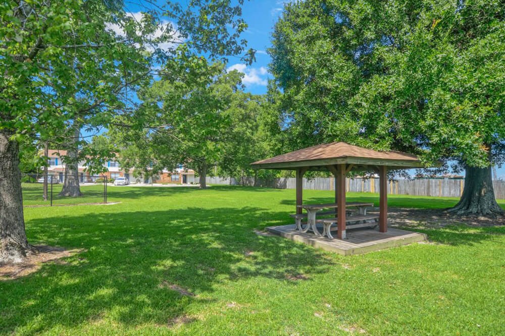 Picnic area at Dove Creek Apartments 