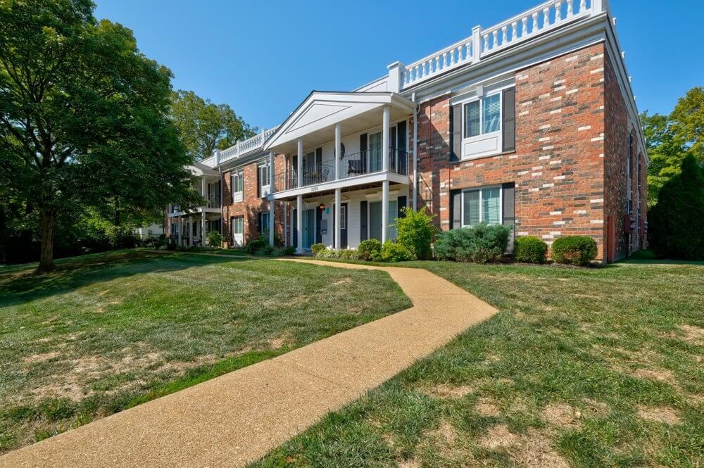 Heritage Estates Apartments at Affton MO