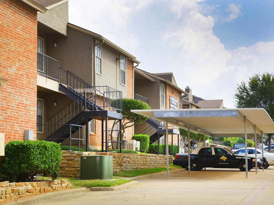 carports at Summer Green apartments