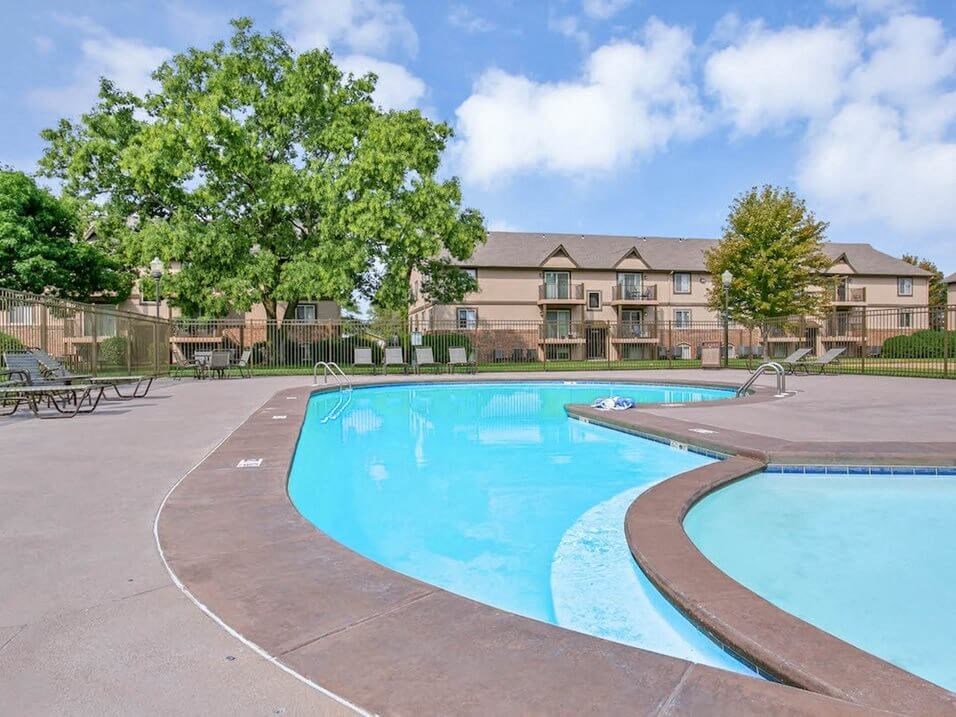 Apartments in Wichita KS with swimming pool