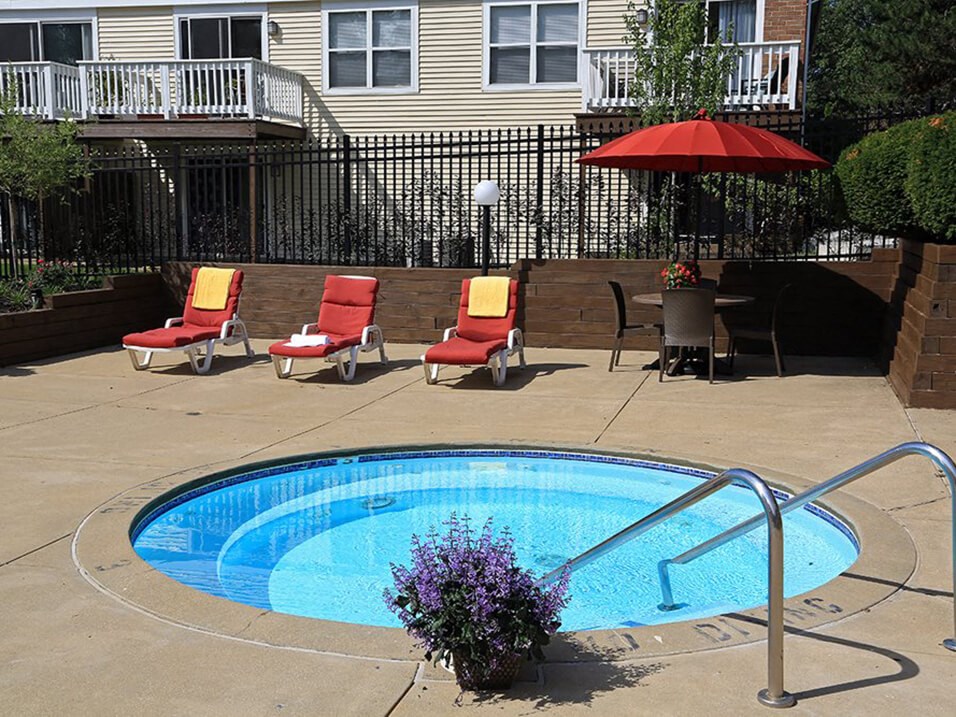 apartment community hot tub