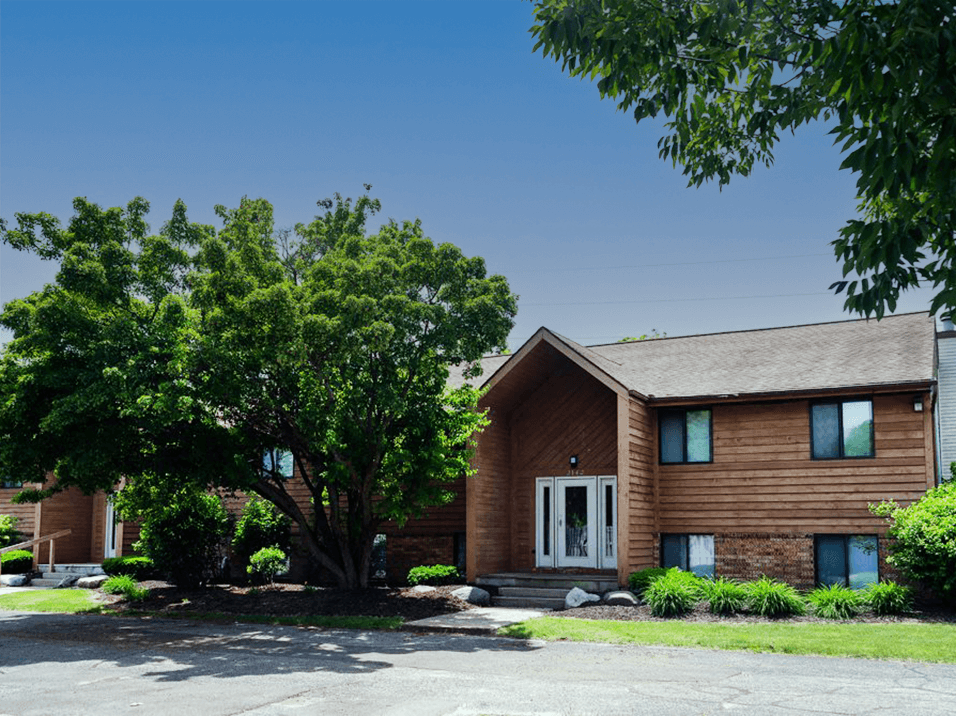 Old Farm Shores apartments in Grand Rapids MI
