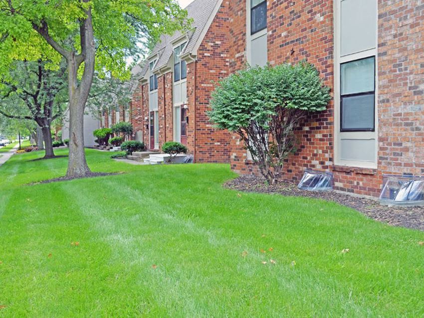 Wake Robin Apartments, 1690 BobOLink Bend, Columbus, OH RentCafe