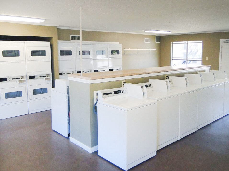 onsite laundry facility at Summer Green