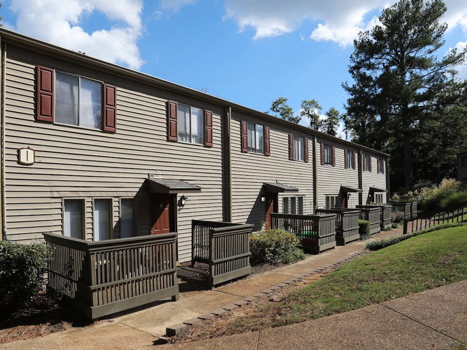 apartments with patios in Jackson TN