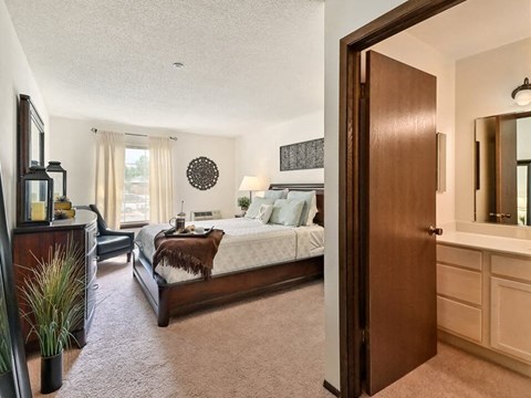 connected bathrooms to master bedroom at Fitchburg apt