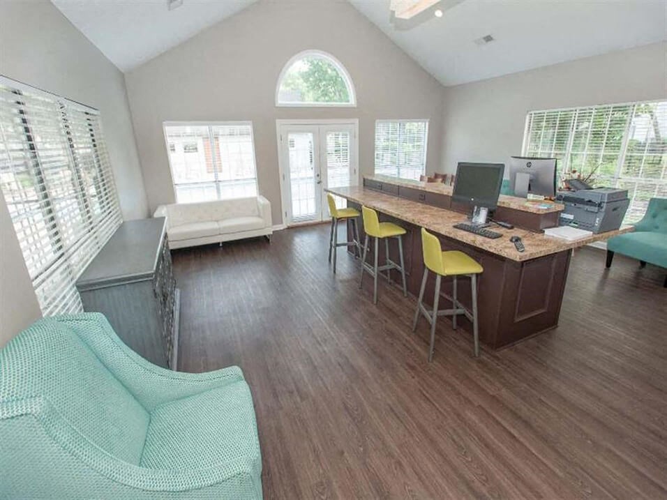 business center at Post House Jackson apts