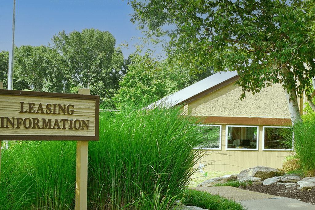 apartment office in South St Louis