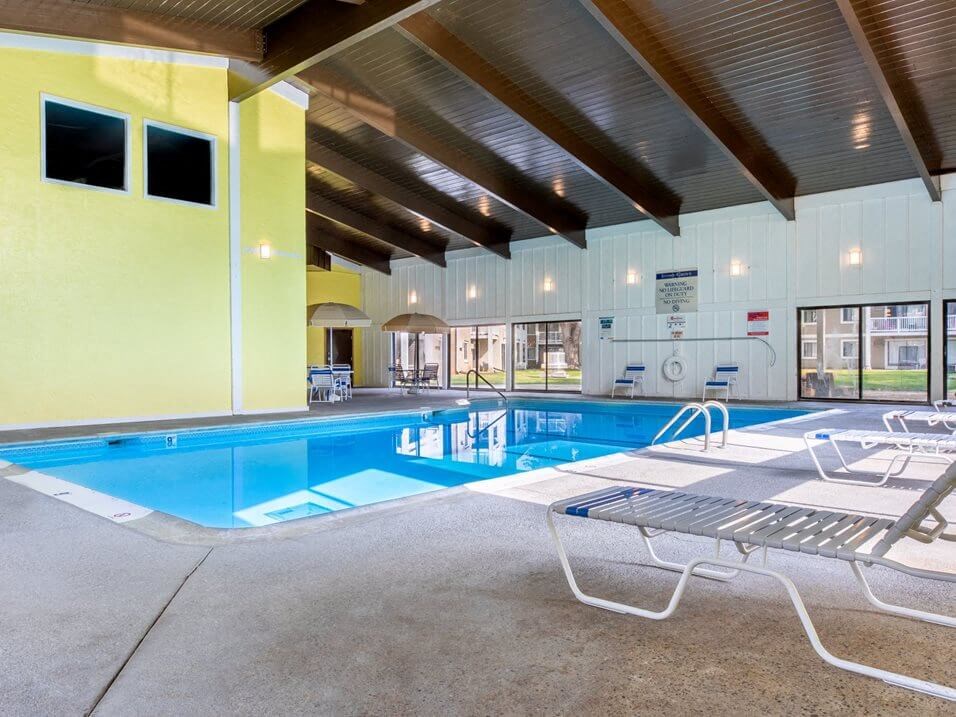 swimming pool at Stone Grove Apartments