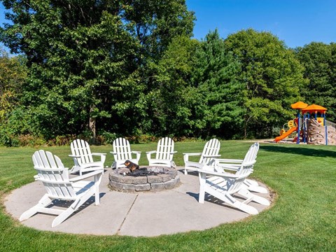 apts with firepit in Spring Lake MI