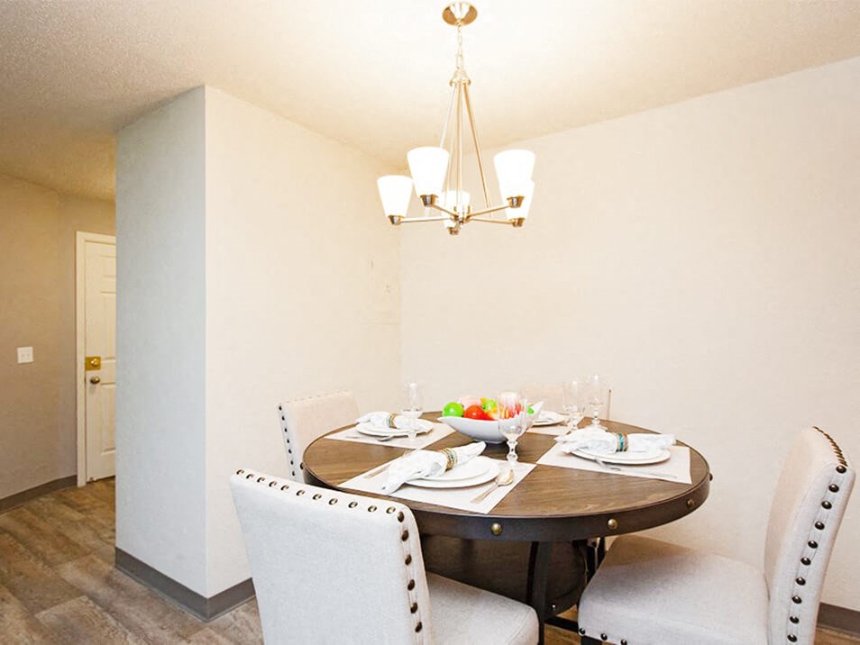 apartments in Brooklyn Park with dining space