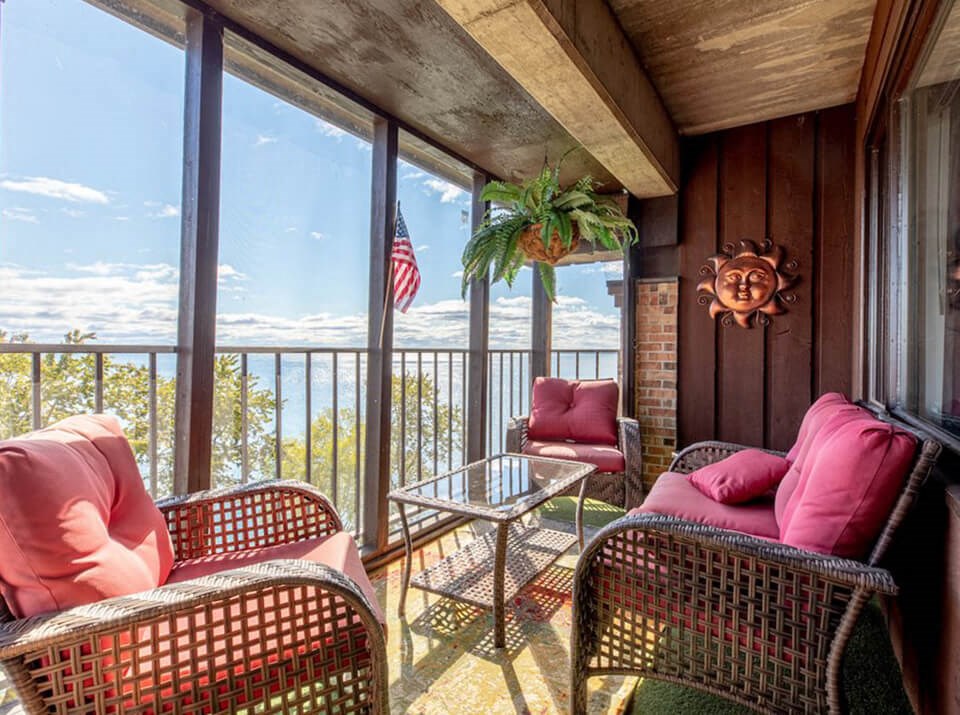 private balcony/patio in Duluth MN apartment