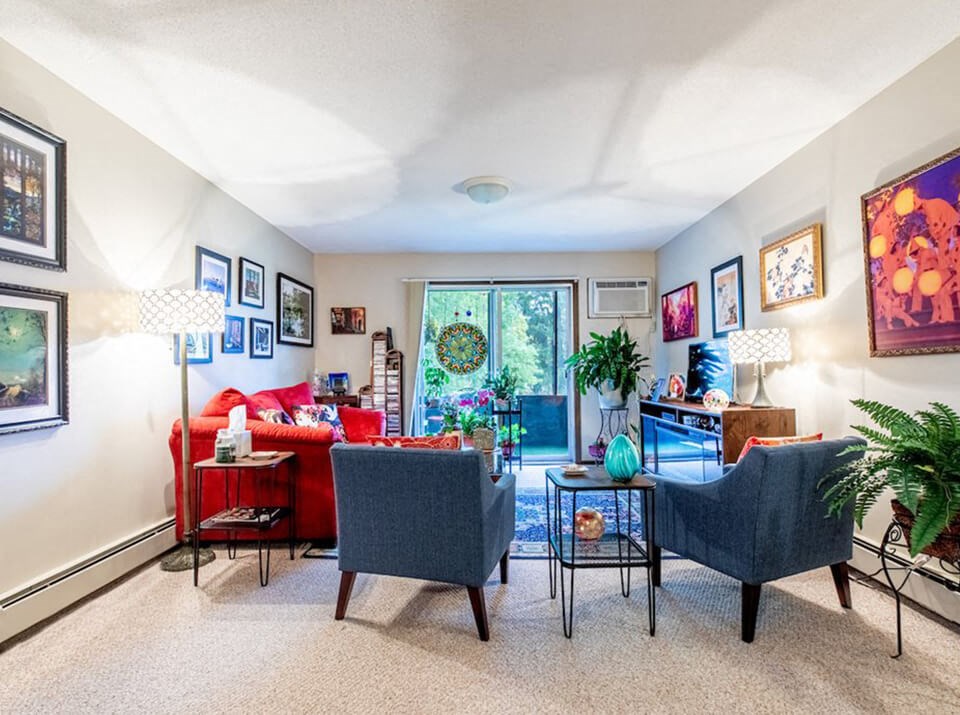 apartments in Duluth with patio/balcony