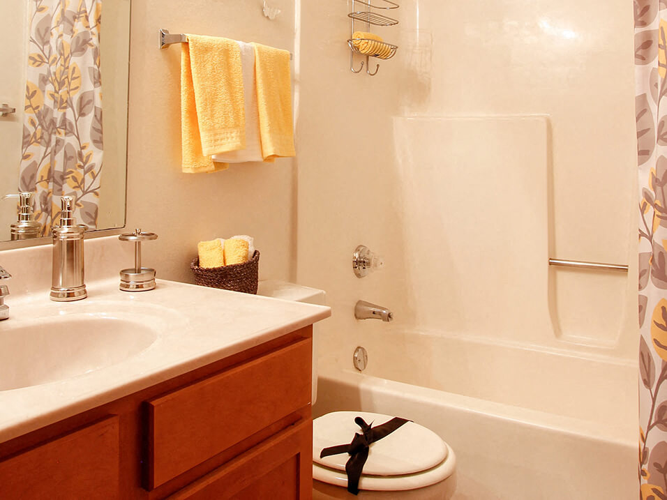 apartment bathroom with tub