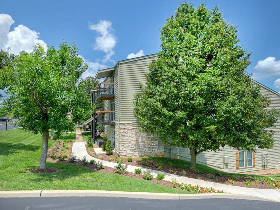 Village Royale Apartments in St Louis MO