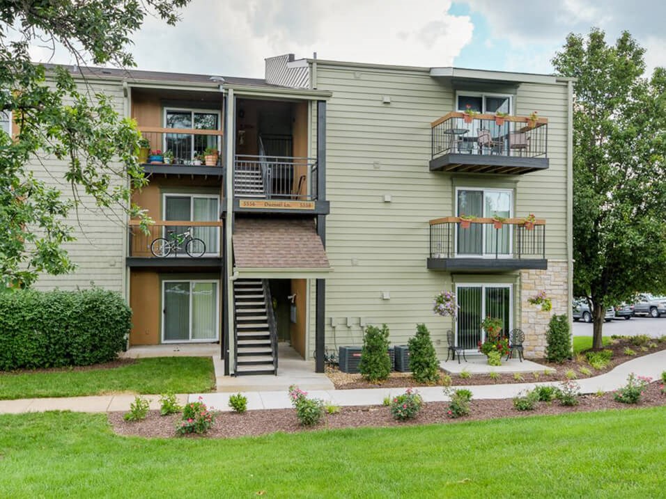 Village Royale Apartments in St Louis MO