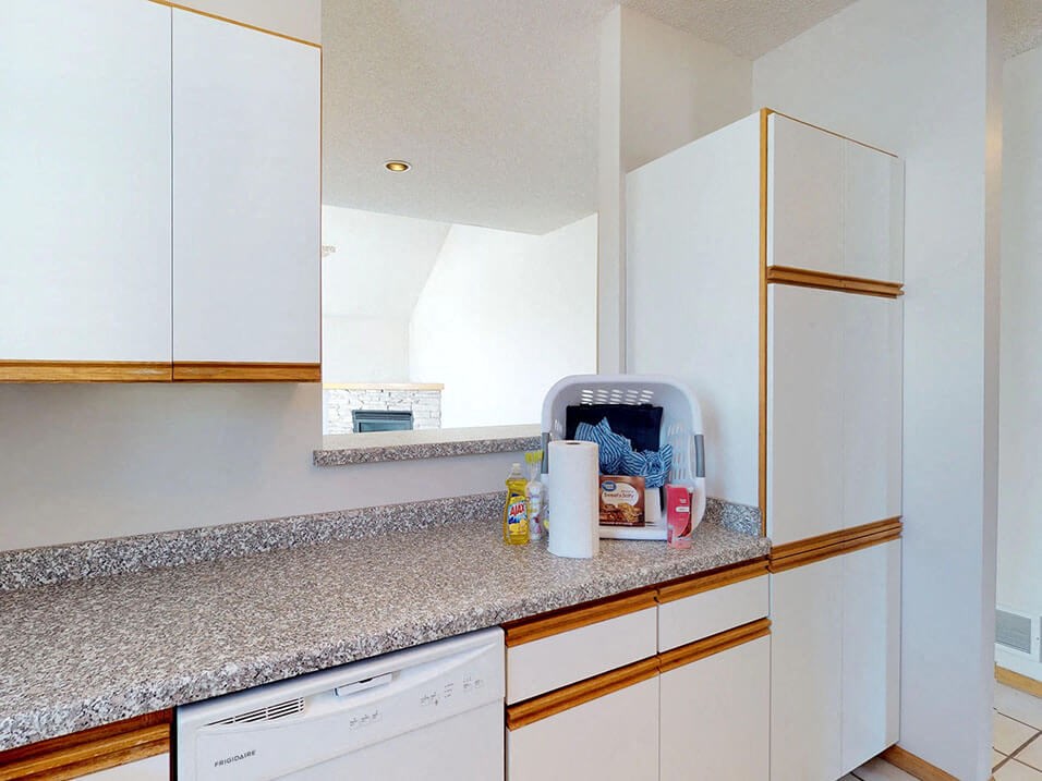 townhomes in rochester mn with large kitchen cabinets