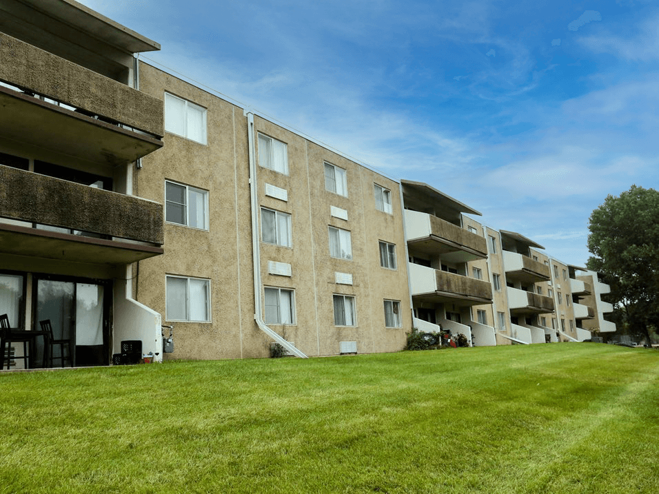 Sioux City apartments with balconies