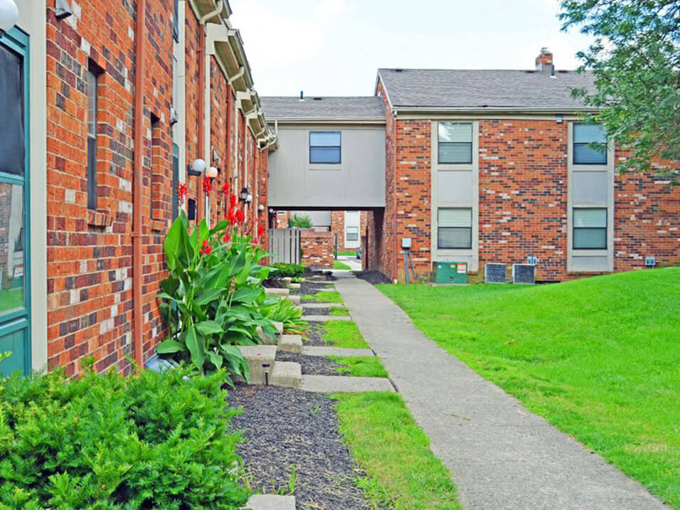 Wake Robin Apartments 1690 Bob O Link Bend Columbus Oh Rentcafe