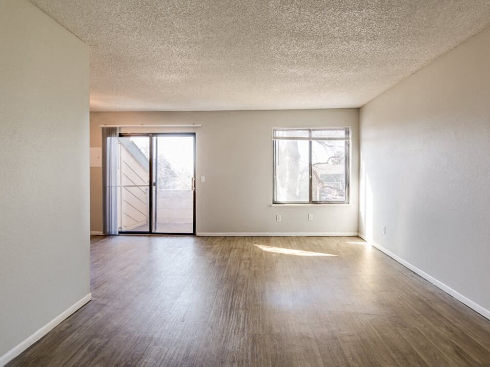 apartment living room in Aurora, CO