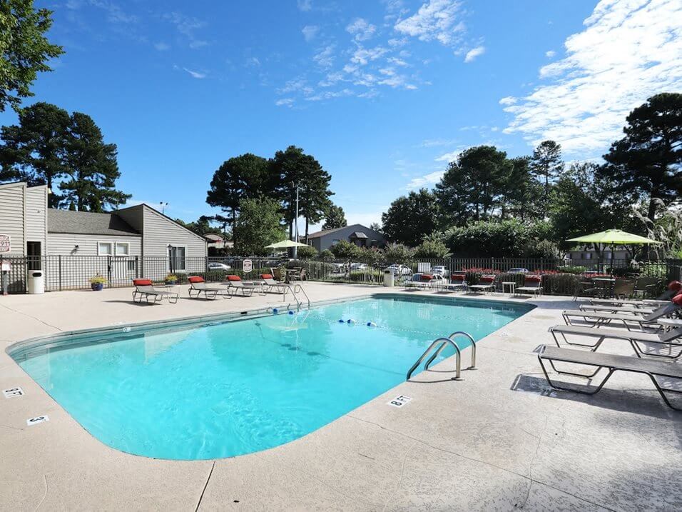 Jackson TN apartments with swimming pool