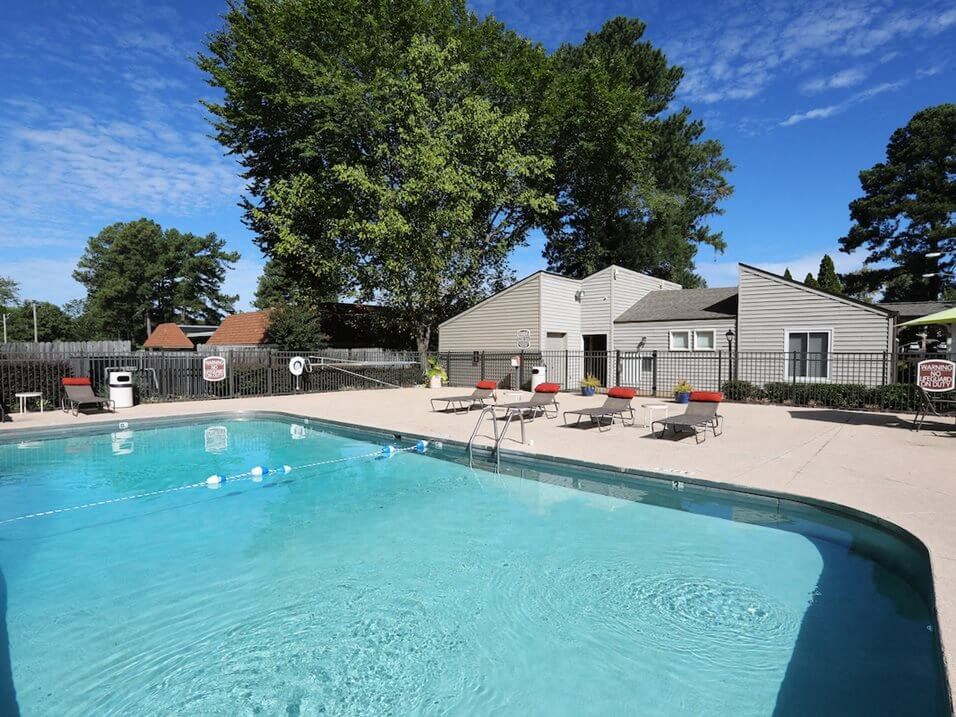 Swimming pool at The Oaks at Jackson apartments