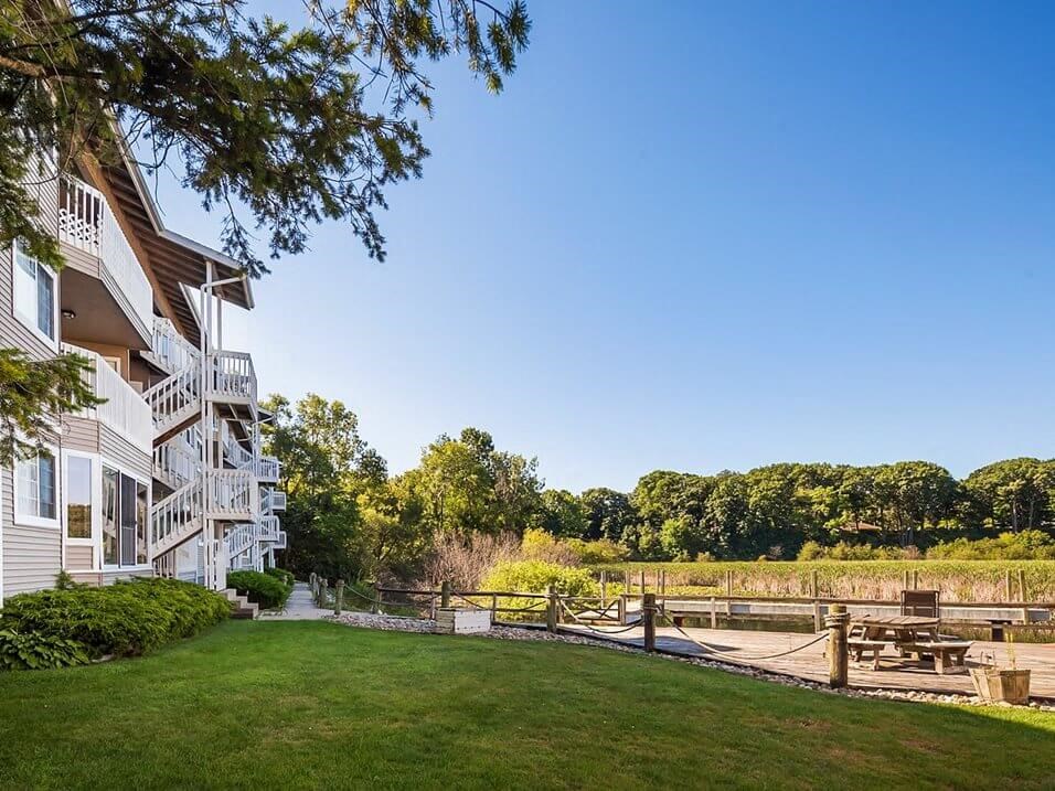 shoreline apartment community in Norton Shores!