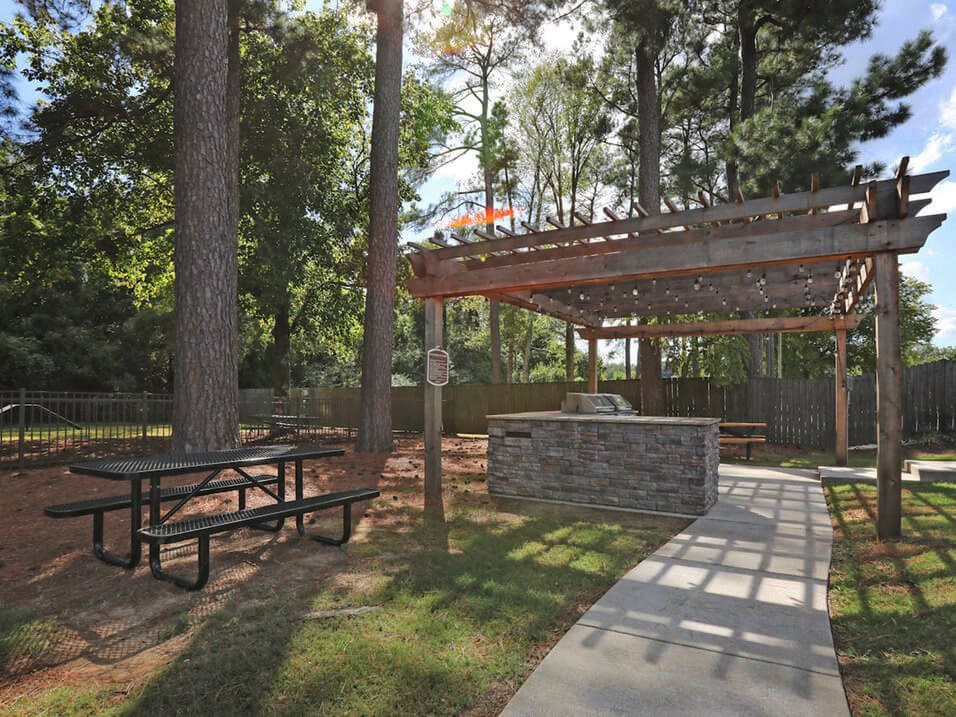 Jackson TN apartments with picnic area