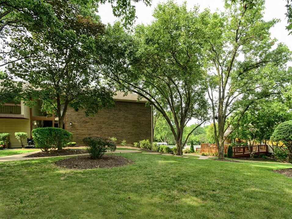 Landscaping at Woodhollow Apartments