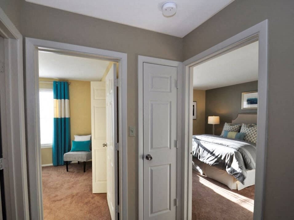 Pavilion Lakes apartments 