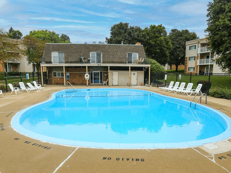 Indian Hills Apartment swimming pool