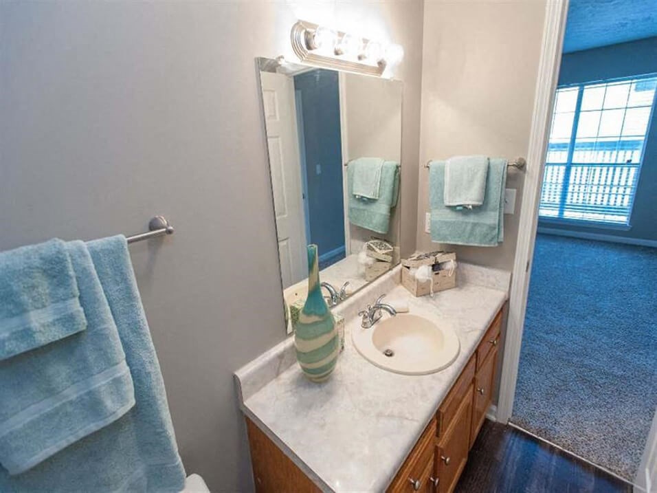 Post House Jackson bathrooms