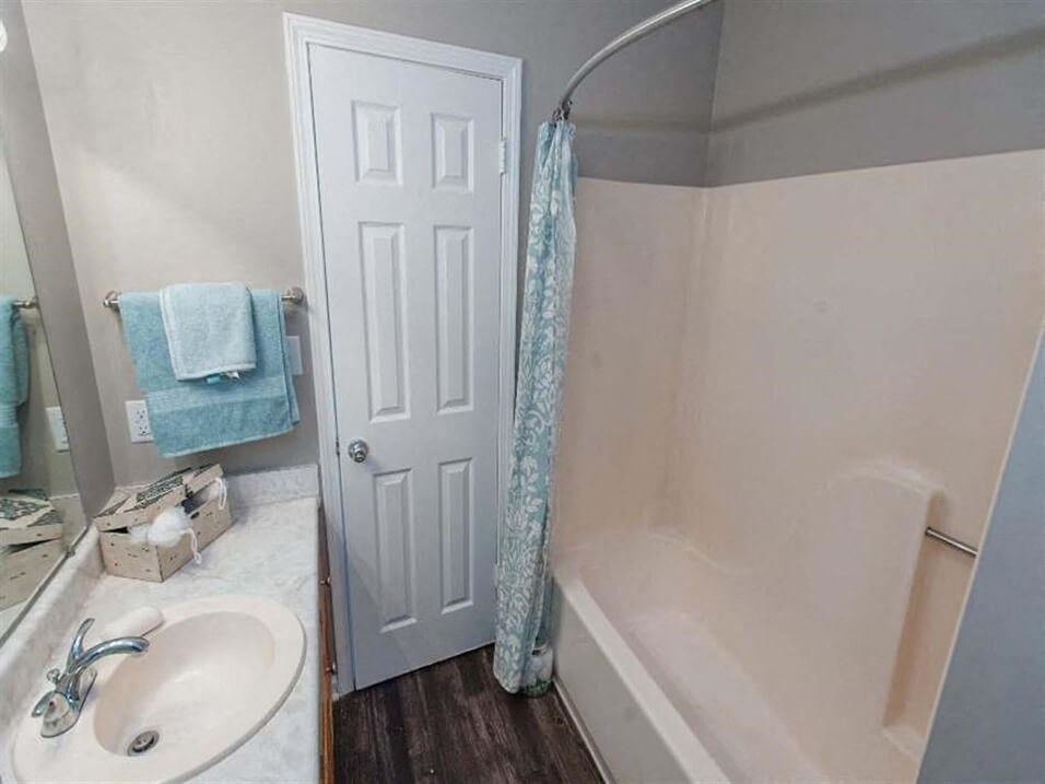 bathroom at Post House Jackson apartments