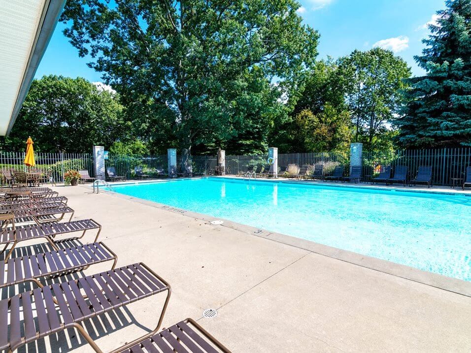 Apartments with swimming pool