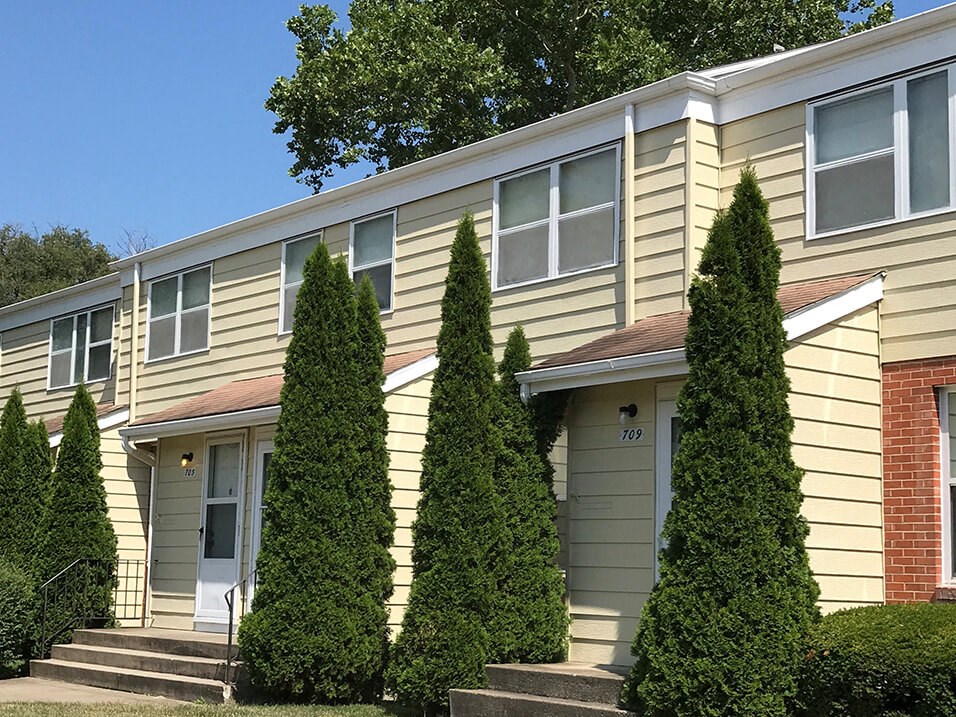 Golfview Village Apartments in Rantoul IL