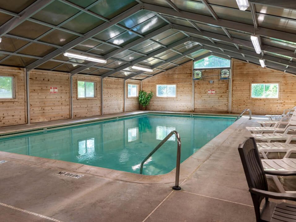 indoor swimming pool 