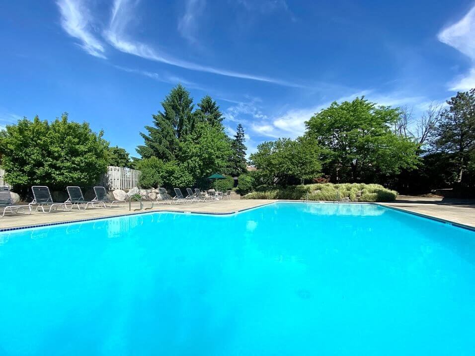 Apartments in Grand Rapids with Swimming pool