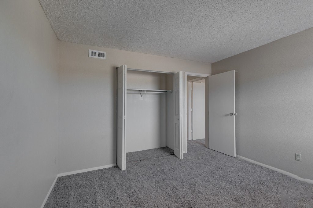 Apartments in Wichita Closets