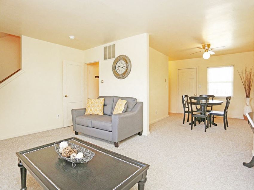 Golfview Village Apartments, 620 Willow Pond Road, Rantoul, IL RentCafe
