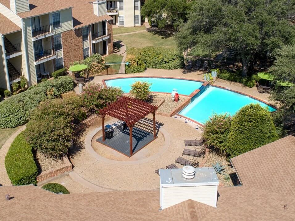 swimming pool at Abilene TX apartments