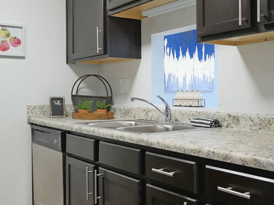 spacious kitchen at Centerville Park apartments