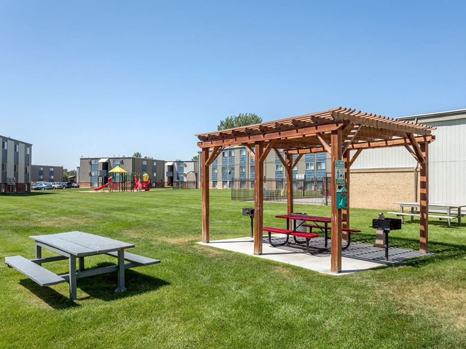 outdoor patio area in Pines at Southmoor