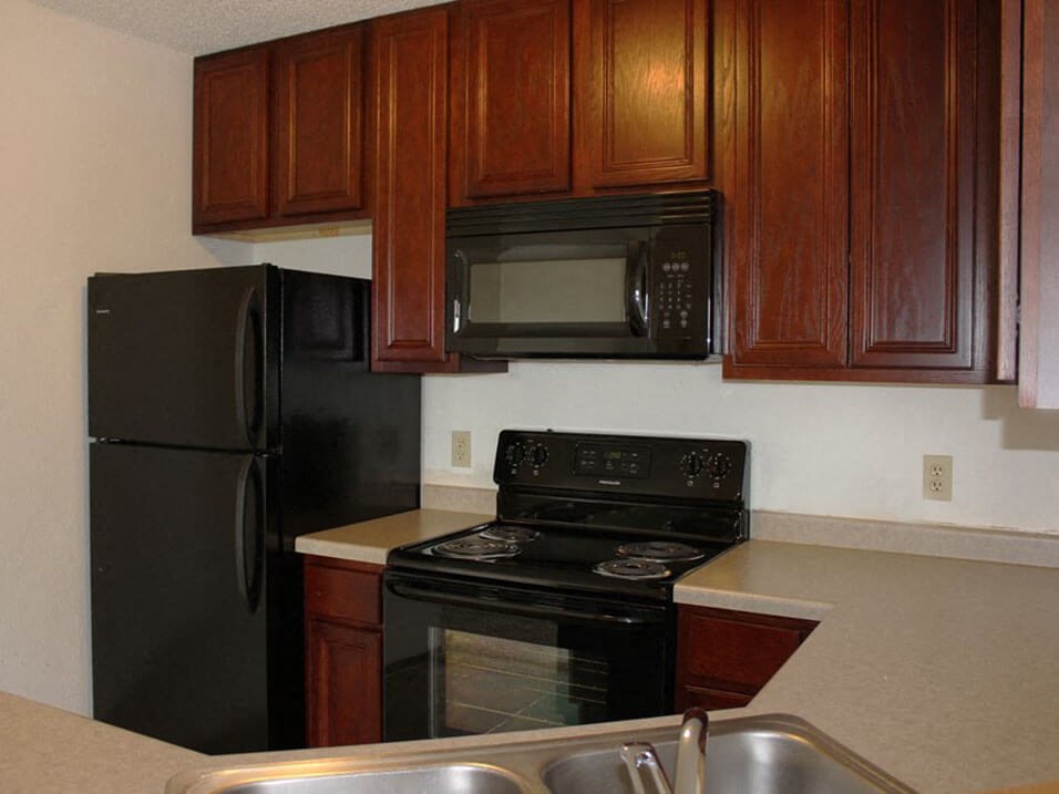 full equipped kitchens at The Meadows of Coon Rapids