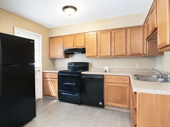 kitchen at emerald crossing apartments - Photo Gallery 3
