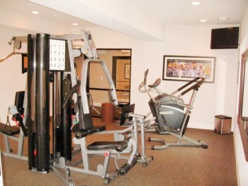 fitness center at Cincinnati OH apartments - Photo Gallery 5